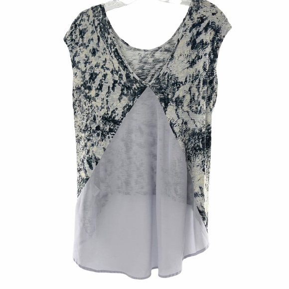 Vanity Print Cut Out Sheer Back Top Size Small - Picture 14 of 14